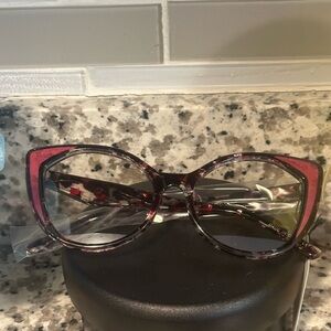 Stylish Cat-Eye Glasses with Red Accents